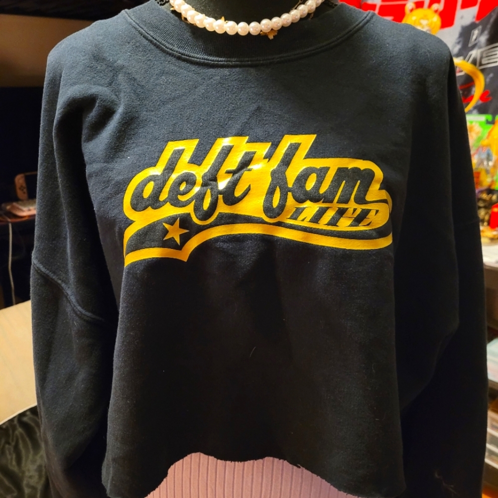Deft Fam cropped sweatshirt size extra large